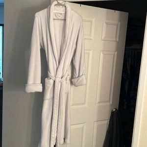 Pottery Barn Plush White Velour Bath Robe